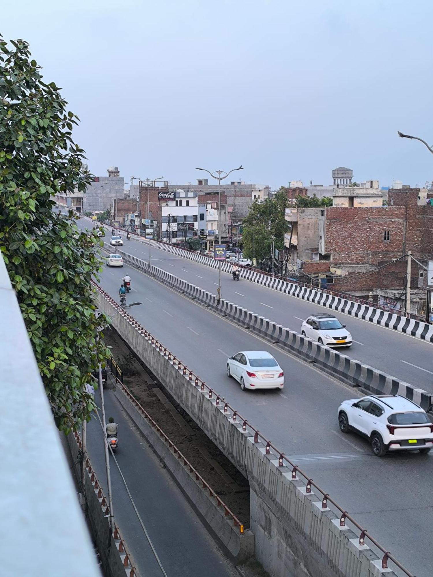 Hotel Jogi Guest House Welcome All Families, Friends, Groups, Couples, Singles Fully Airconditioner, Attach Washrooms, Lift, Wifi, 24 Hours Room Service, Power Backup Amritsar Exterior photo