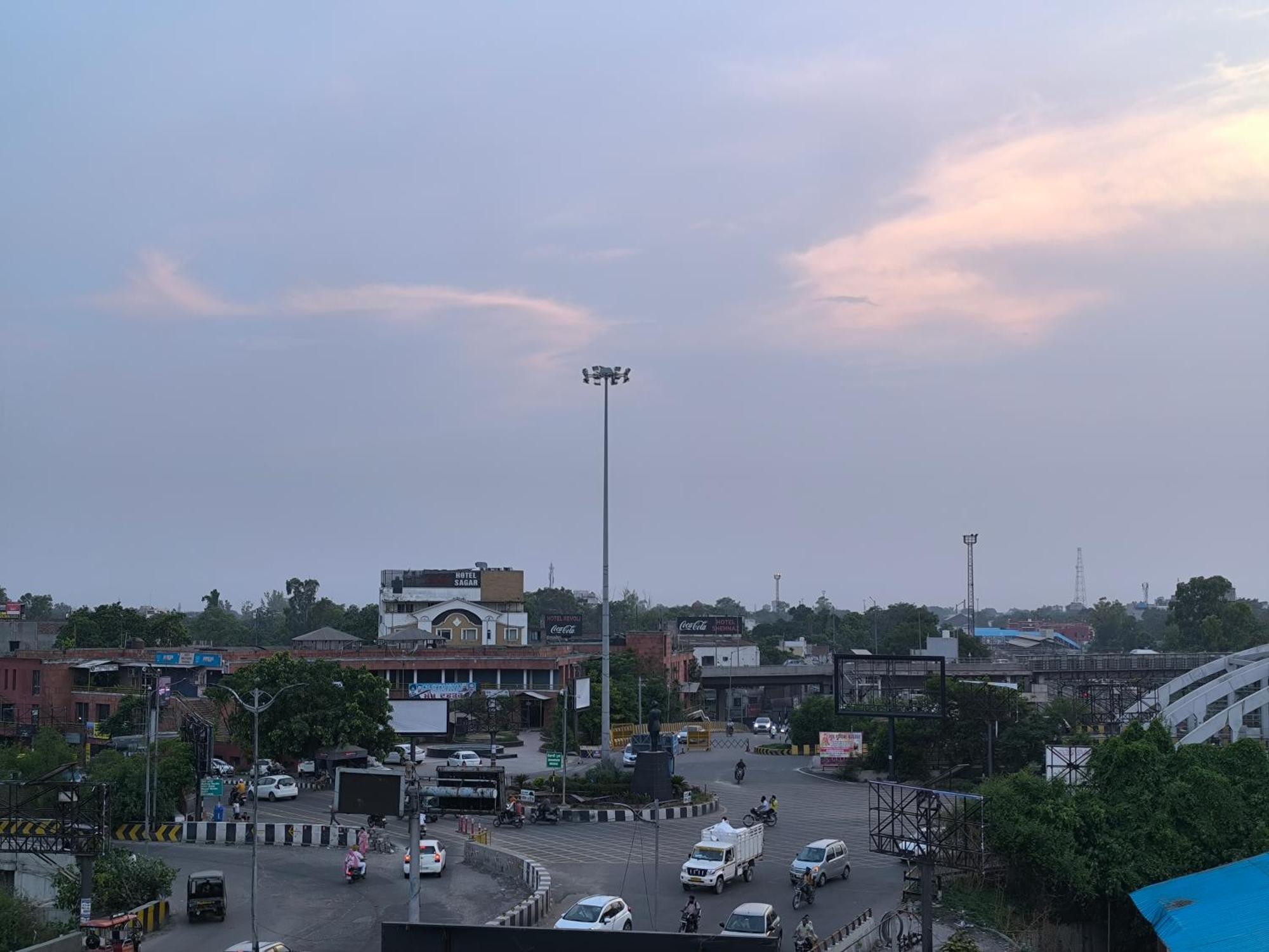 Hotel Jogi Guest House Welcome All Families, Friends, Groups, Couples, Singles Fully Airconditioner, Attach Washrooms, Lift, Wifi, 24 Hours Room Service, Power Backup Amritsar Exterior photo