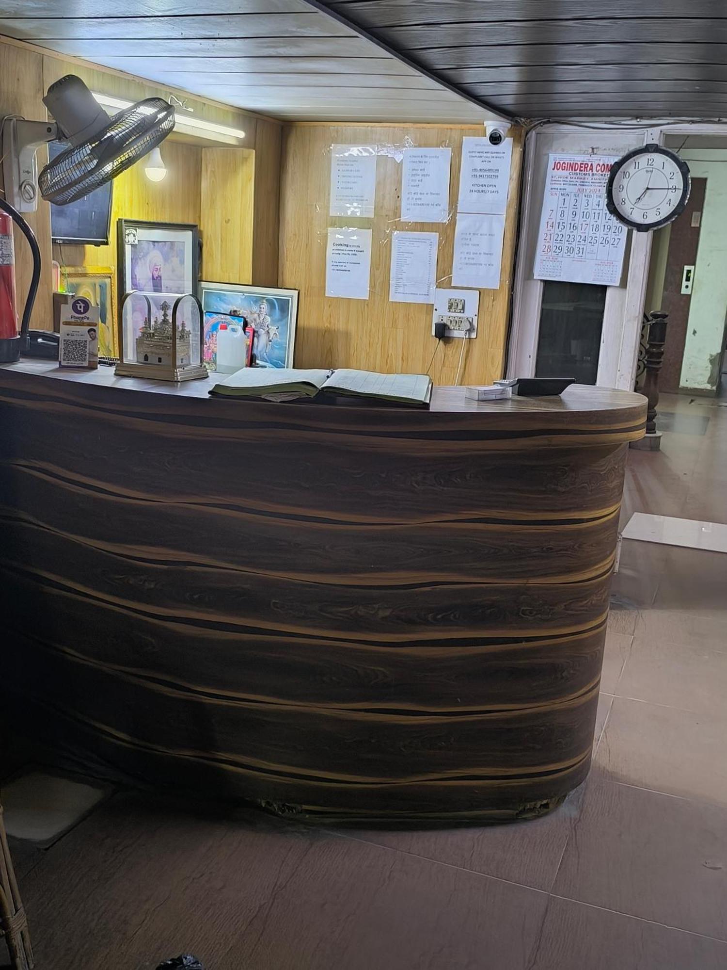 Hotel Jogi Guest House Welcome All Families, Friends, Groups, Couples, Singles Fully Airconditioner, Attach Washrooms, Lift, Wifi, 24 Hours Room Service, Power Backup Amritsar Exterior photo